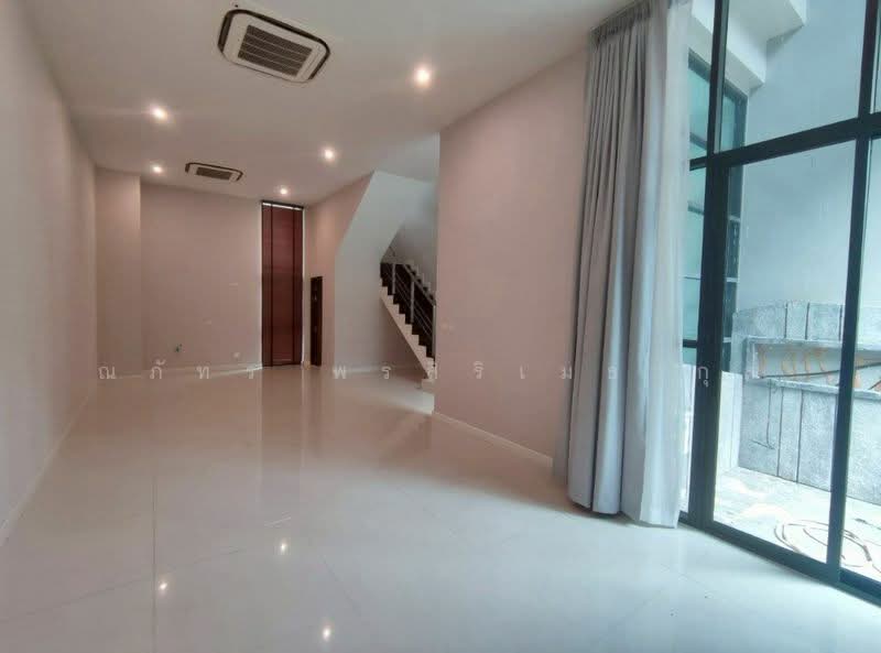 The Park Lane 22, Bangkok, 42 Soi Pridi Banomyong 45, Khlong Tan Nua, Watthana, Bangkok, 3 Bedrooms, 300 sqm, Townhouse For Rent, by ณภัทร พรสิริเมธากุล, 500167580 - DDproperty.com