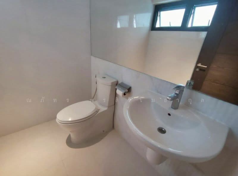 The Park Lane 22, Bangkok, 42 Soi Pridi Banomyong 45, Khlong Tan Nua, Watthana, Bangkok, 3 Bedrooms, 300 sqm, Townhouse For Rent, by ณภัทร พรสิริเมธากุล, 500167580 - DDproperty.com