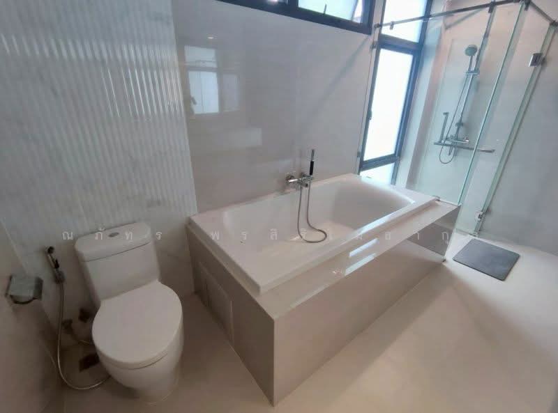 The Park Lane 22, Bangkok, 42 Soi Pridi Banomyong 45, Khlong Tan Nua, Watthana, Bangkok, 3 Bedrooms, 300 sqm, Townhouse For Rent, by ณภัทร พรสิริเมธากุล, 500167580 - DDproperty.com