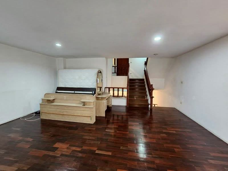 พระโขนง, Bangkok, Phra Kanong, Khlong Toei, Bangkok, 4 Bedrooms, 250 sqm, Townhouse For Rent, by ณภัทร พรสิริเมธากุล, 500167592 - DDproperty.com