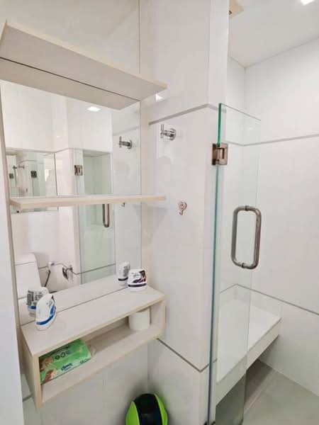 Thru Thonglor, Bangkok, Petchaburi Road, Bang Kapi, Huai Khwang, Bangkok, 1 Bedroom, 31 sqm, Condo For Rent, by Agentbkk, 500167620 - DDproperty.com