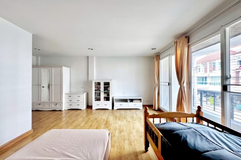 บ้านกลางเมือง ลาดพร้าว-เสนา2, กรุงเทพ, ลาดพร้าว, ลาดพร้าว, กรุงเทพ, 162 ตร.ม., ทาวน์เฮ้าส์ ขาย, โดย คุณเอ, 500167683 - DDproperty.com