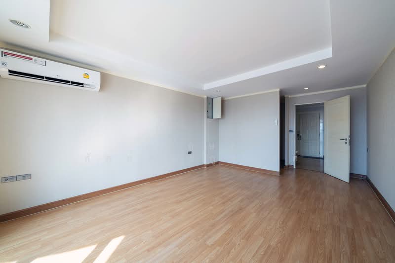 State Tower, Bangkok, 1055 Silom Road, Silom, Bang Rak, Bangkok, 4 Bedrooms, 192 sqm, Condo For Sale, by อุกฤษฎ์ สัตย์ตระกูลวงศ์, 500167749 - DDproperty.com