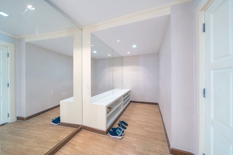 State Tower, Bangkok, 1055 Silom Road, Silom, Bang Rak, Bangkok, 4 Bedrooms, 192 sqm, Condo For Sale, by อุกฤษฎ์ สัตย์ตระกูลวงศ์, 500167749 - DDproperty.com