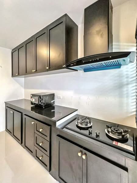 Centro Bangna, Samut Prakan, 111 Soi 3, Bang Kaeo, Bang Plee, Samut Prakan, 4 Bedrooms, 303 sqm, Single Detached House For Rent, by Chomratkamol Soontorntarawong (Gor), 500167763 - DDproperty.com