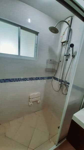 Life @ Ratchada-Huai Khwang, Bangkok, 189 Pracharatbamphen Road, Huai Khwang, Huai Khwang, Bangkok, 1 Bedroom, 30 sqm, Condo For Rent, by Puriwat Chinsongkram, 500167765 - DDproperty.com