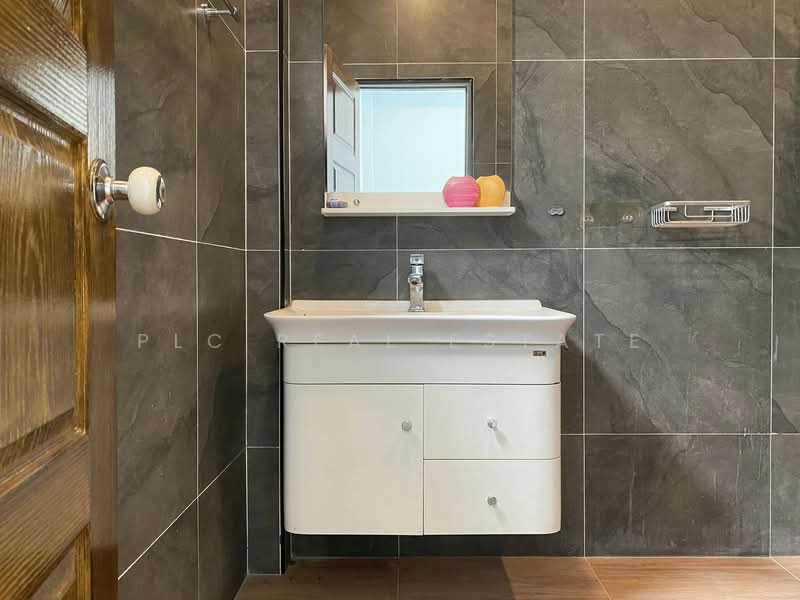 Pool Villa 2 Bedroom Corner House for Sale in Sattahip, Chon Buri (Pattaya), Bang Lamung, Bang Lamung (Pattaya), Chon Buri (Pattaya), 2 Bedrooms, 220 sqm, Villa For Sale, by PLC Real Estate, 500167767 - DDproperty.com