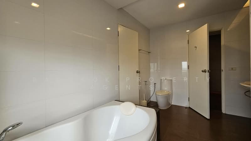 Newton Tower, Bangkok, Soi Sukhumvit 6, Khlong Toei, Khlong Toei, Bangkok, 2 Bedrooms, 120 sqm, Condo For Rent, by BANGKOK PROPERTY AGENTS, 500167773 - DDproperty.com