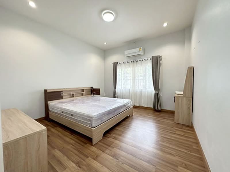 บ้านในโครงการ ให้เช่า – ใกล้มีโชคพลาซ่า เพียง 5 นาที ค่าเช่า 30,000 บาท / เดือน รหัสทรัพย์ : No.5H06, Chiang Mai, San Sai Noi, San Sai, Chiang Mai, 3 Bedrooms, 400 sqm, Single Detached House For Rent, by Rutchaporn Tunsiri, 500167812 - DDproperty.com