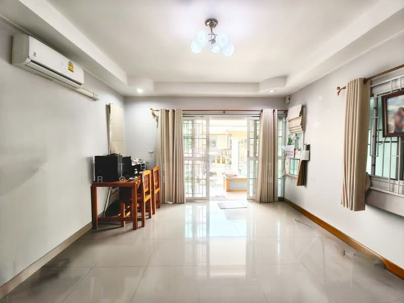 ณฐาวดี เลคไซด์ ศรีราชา (Nattawadee Lakeside), Chon Buri (Pattaya), Bueng, Si Racha, Chon Buri (Pattaya), 2 Bedrooms, 150 sqm, Semi-Detached House (Twin House) For Sale, by The Best Property แอน, 500167821 - DDproperty.com