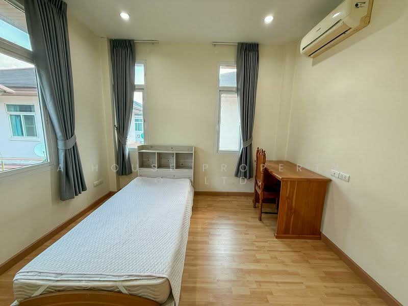 The Boulevard Sriracha, Chon Buri (Pattaya), Sriracha-Nongyaibu Road, Surasak, Si Racha, Chon Buri (Pattaya), 3 Bedrooms, 252 sqm, Single Detached House For Sale, by A House Property Co.,Ltd., 500167844 - DDproperty.com