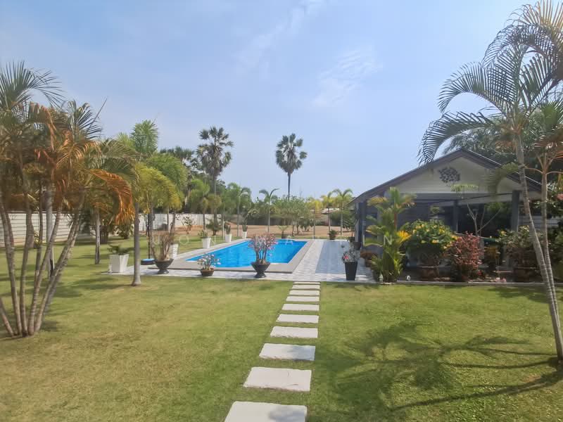 Detached Two Storey 7 Bedroom Residence In Cha Am For Sale, Phetchaburi, Cha-am, Cha-Am, Phetchaburi, 7 Bedrooms, 512 sqm, Single Detached House For Sale, by Jon Martin, 500167846 - DDproperty.com