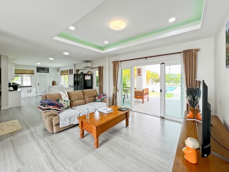 Detached Two Storey 7 Bedroom Residence In Cha Am For Sale, Phetchaburi, Cha-am, Cha-Am, Phetchaburi, 7 Bedrooms, 512 sqm, Single Detached House For Sale, by Jon Martin, 500167846 - DDproperty.com