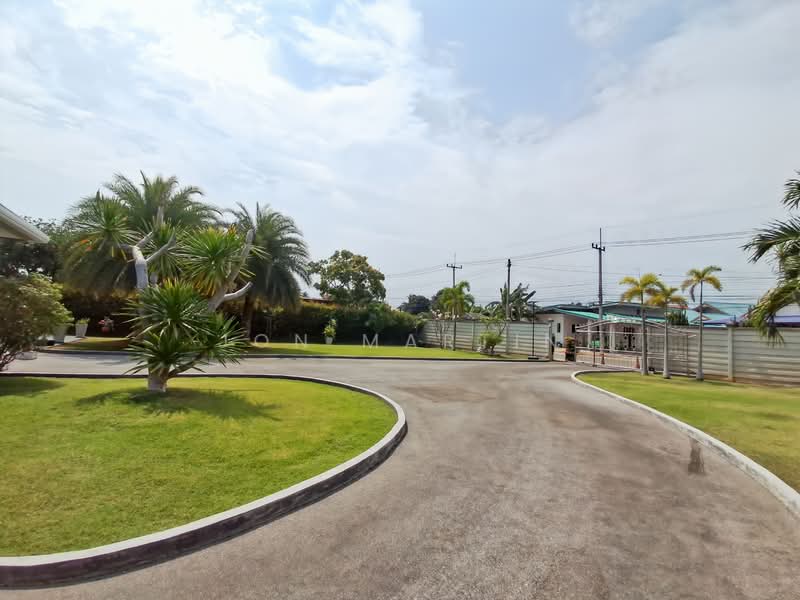 Detached Two Storey 7 Bedroom Residence In Cha Am For Sale, Phetchaburi, Cha-am, Cha-Am, Phetchaburi, 7 Bedrooms, 512 sqm, Single Detached House For Sale, by Jon Martin, 500167846 - DDproperty.com