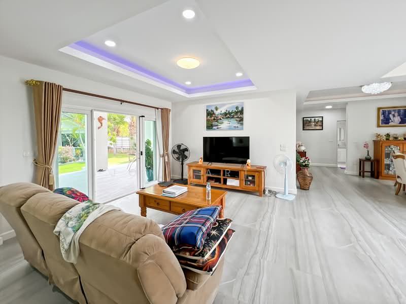 Detached Two Storey 7 Bedroom Residence In Cha Am For Sale, Phetchaburi, Cha-am, Cha-Am, Phetchaburi, 7 Bedrooms, 512 sqm, Single Detached House For Sale, by Jon Martin, 500167846 - DDproperty.com