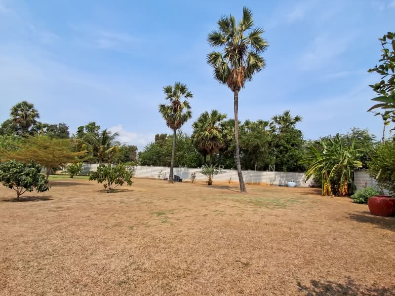 Detached Two Storey 7 Bedroom Residence In Cha Am For Sale, Phetchaburi, Cha-am, Cha-Am, Phetchaburi, 7 Bedrooms, 512 sqm, Single Detached House For Sale, by Jon Martin, 500167846 - DDproperty.com