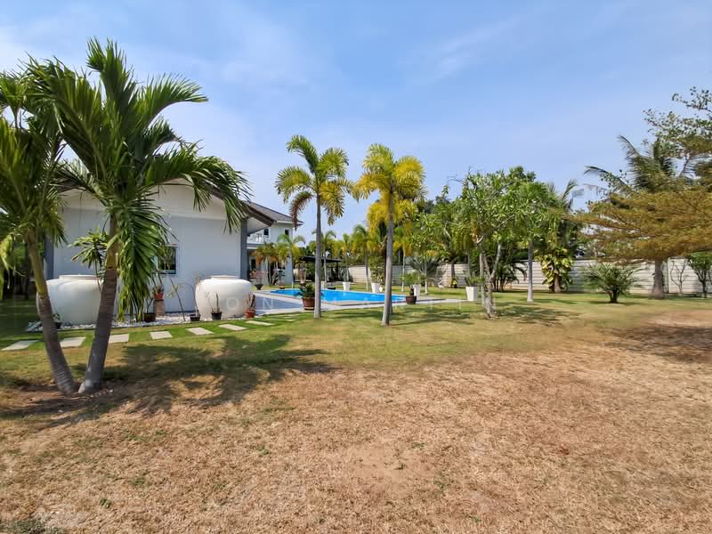 Detached Two Storey 7 Bedroom Residence In Cha Am For Sale, Phetchaburi, Cha-am, Cha-Am, Phetchaburi, 7 Bedrooms, 512 sqm, Single Detached House For Sale, by Jon Martin, 500167846 - DDproperty.com
