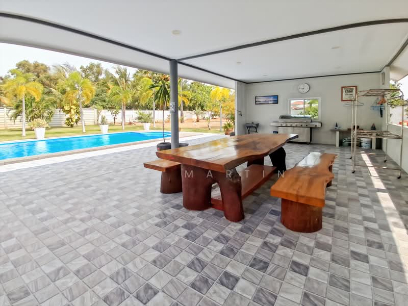 Detached Two Storey 7 Bedroom Residence In Cha Am For Sale, Phetchaburi, Cha-am, Cha-Am, Phetchaburi, 7 Bedrooms, 512 sqm, Single Detached House For Sale, by Jon Martin, 500167846 - DDproperty.com