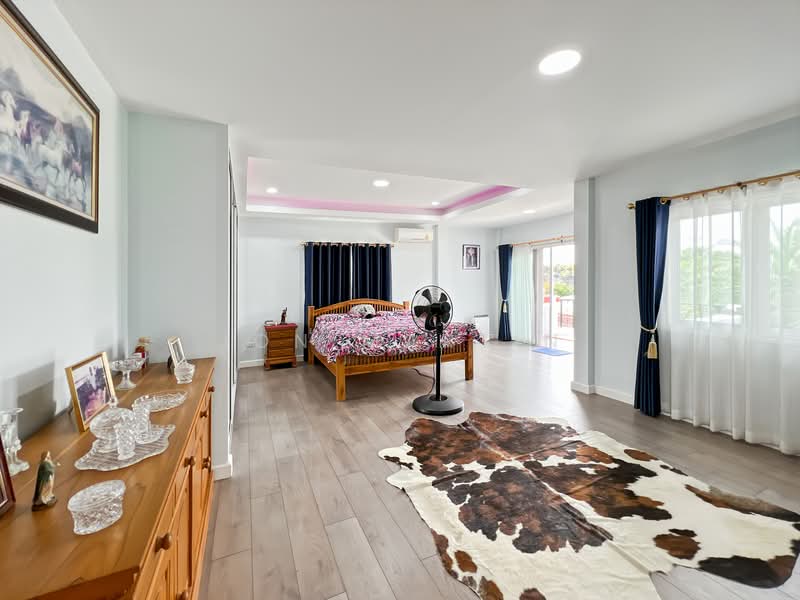 Detached Two Storey 7 Bedroom Residence In Cha Am For Sale, Phetchaburi, Cha-am, Cha-Am, Phetchaburi, 7 Bedrooms, 512 sqm, Single Detached House For Sale, by Jon Martin, 500167846 - DDproperty.com