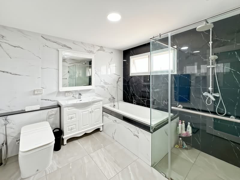 Detached Two Storey 7 Bedroom Residence In Cha Am For Sale, Phetchaburi, Cha-am, Cha-Am, Phetchaburi, 7 Bedrooms, 512 sqm, Single Detached House For Sale, by Jon Martin, 500167846 - DDproperty.com