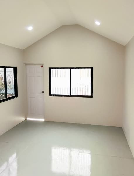 2-Storey Townhouse for Sale 3 Bedrooms in East Pattaya, Chon Buri (Pattaya), Bang Lamung, Bang Lamung (Pattaya), Chon Buri (Pattaya), 3 Bedrooms, 68 sqm, Townhouse For Sale, by PLC Real Estate, 500167860 - DDproperty.com