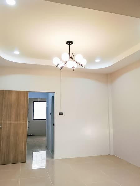 2-Storey Townhouse for Sale 3 Bedrooms in East Pattaya, Chon Buri (Pattaya), Bang Lamung, Bang Lamung (Pattaya), Chon Buri (Pattaya), 3 Bedrooms, 68 sqm, Townhouse For Sale, by PLC Real Estate, 500167860 - DDproperty.com