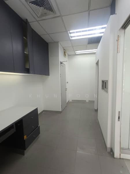 For Rent: A Large 4-Storey Office Building with Parking for 20+ Cars, Near MRT, Located on a 6-Lane, Samut Prakan, เทพารักษ์, Thepharak, Muang Samut Prakarn, Samut Prakan, , 641 sqm, Office Space For Rent, by Khun Poon, 500167885 - DDproperty.com