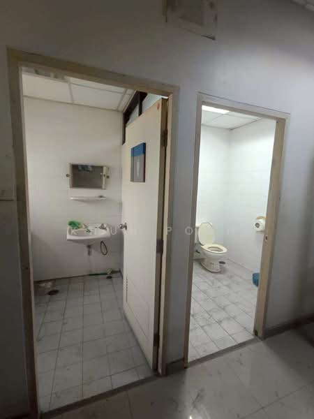 For Rent: A Large 4-Storey Office Building with Parking for 20+ Cars, Near MRT, Located on a 6-Lane, Samut Prakan, เทพารักษ์, Thepharak, Muang Samut Prakarn, Samut Prakan, , 641 sqm, Office Space For Rent, by Khun Poon, 500167885 - DDproperty.com