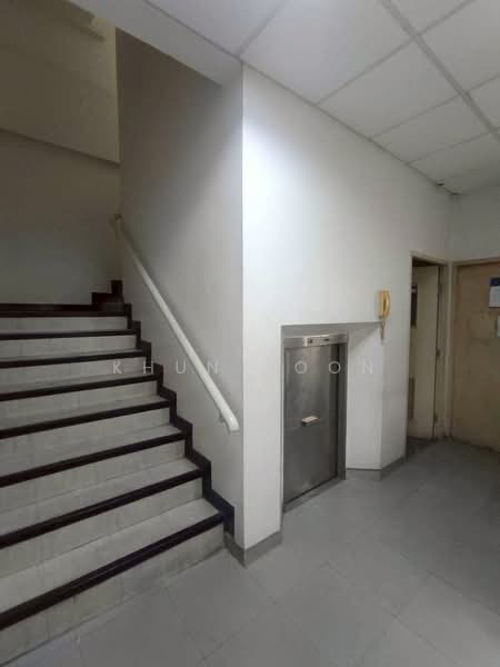 For Rent: A Large 4-Storey Office Building with Parking for 20+ Cars, Near MRT, Located on a 6-Lane, Samut Prakan, เทพารักษ์, Thepharak, Muang Samut Prakarn, Samut Prakan, , 641 sqm, Office Space For Rent, by Khun Poon, 500167885 - DDproperty.com