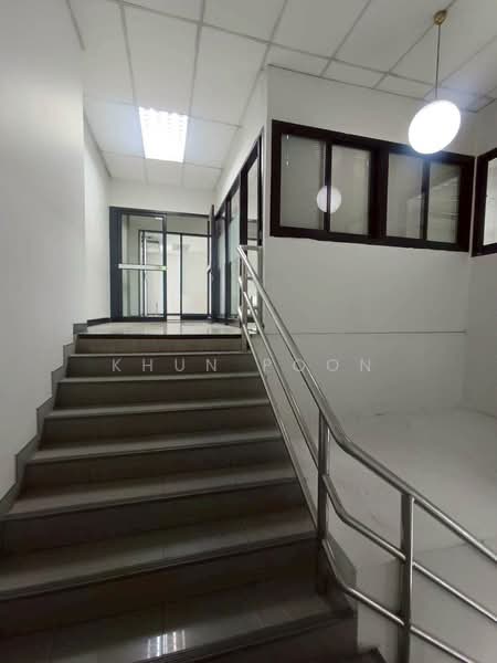 ให้เช่า ตึกออฟฟิศขนาดใหญ่ 4 ชั้น ที่จอดมากกว่า 20 คัน ใกล้รถไฟฟ้า ติดถนนใหญ่ 6 เลนส์ (SPSSR108), สมุทรปราการ, เทพารักษ์, เทพารักษ์, เมืองสมุทรปราการ, สมุทรปราการ, 641 ตร.ม., สำนักงาน ให้เช่า, โดย Khun Poon, 500167885 - DDproperty.com