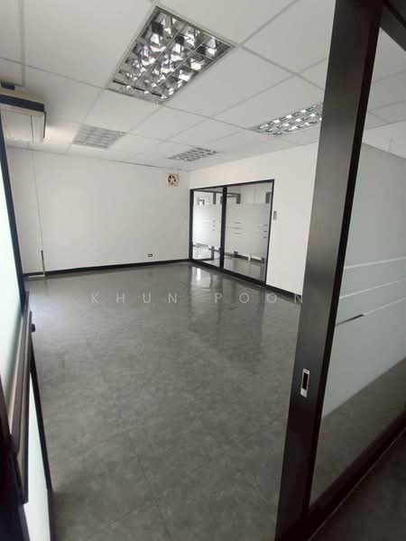 For Rent: A Large 4-Storey Office Building with Parking for 20+ Cars, Near MRT, Located on a 6-Lane, Samut Prakan, เทพารักษ์, Thepharak, Muang Samut Prakarn, Samut Prakan, , 641 sqm, Office Space For Rent, by Khun Poon, 500167885 - DDproperty.com
