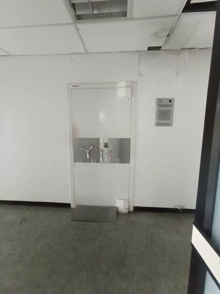 For Rent: A Large 4-Storey Office Building with Parking for 20+ Cars, Near MRT, Located on a 6-Lane, Samut Prakan, เทพารักษ์, Thepharak, Muang Samut Prakarn, Samut Prakan, , 641 sqm, Office Space For Rent, by Khun Poon, 500167885 - DDproperty.com