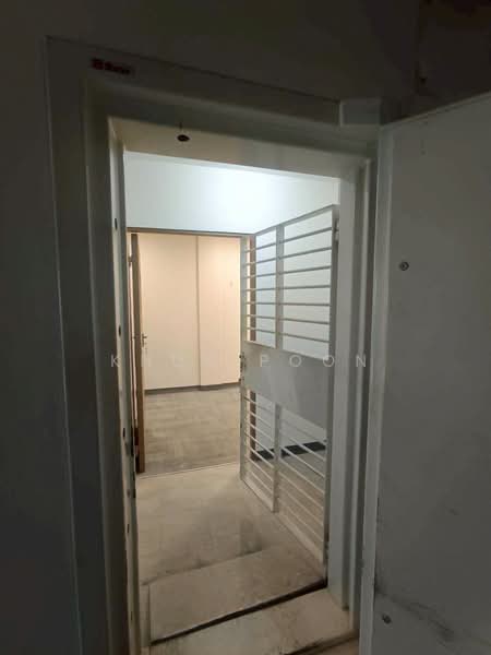 For Rent: A Large 4-Storey Office Building with Parking for 20+ Cars, Near MRT, Located on a 6-Lane, Samut Prakan, เทพารักษ์, Thepharak, Muang Samut Prakarn, Samut Prakan, , 641 sqm, Office Space For Rent, by Khun Poon, 500167885 - DDproperty.com