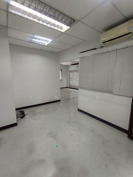 For Rent: A Large 4-Storey Office Building with Parking for 20+ Cars, Near MRT, Located on a 6-Lane, Samut Prakan, เทพารักษ์, Thepharak, Muang Samut Prakarn, Samut Prakan, , 641 sqm, Office Space For Rent, by Khun Poon, 500167885 - DDproperty.com