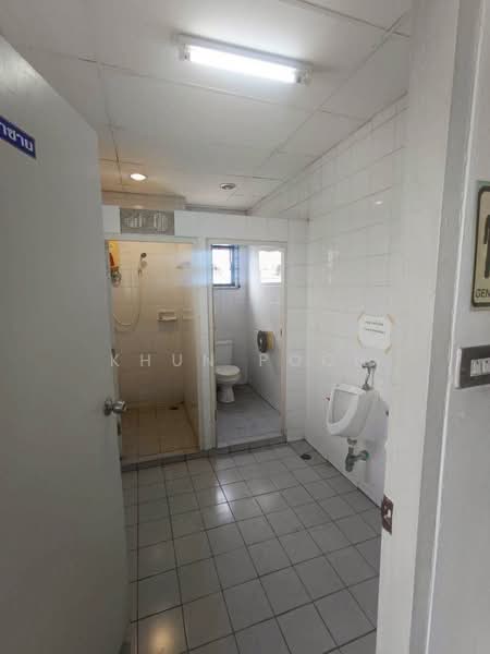 ให้เช่า ตึกออฟฟิศขนาดใหญ่ 4 ชั้น ที่จอดมากกว่า 20 คัน ใกล้รถไฟฟ้า ติดถนนใหญ่ 6 เลนส์ (SPSSR108), สมุทรปราการ, เทพารักษ์, เทพารักษ์, เมืองสมุทรปราการ, สมุทรปราการ, 641 ตร.ม., สำนักงาน ให้เช่า, โดย Khun Poon, 500167885 - DDproperty.com