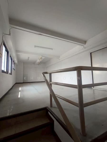 For Rent: A Large 4-Storey Office Building with Parking for 20+ Cars, Near MRT, Located on a 6-Lane, Samut Prakan, เทพารักษ์, Thepharak, Muang Samut Prakarn, Samut Prakan, , 641 sqm, Office Space For Rent, by Khun Poon, 500167885 - DDproperty.com