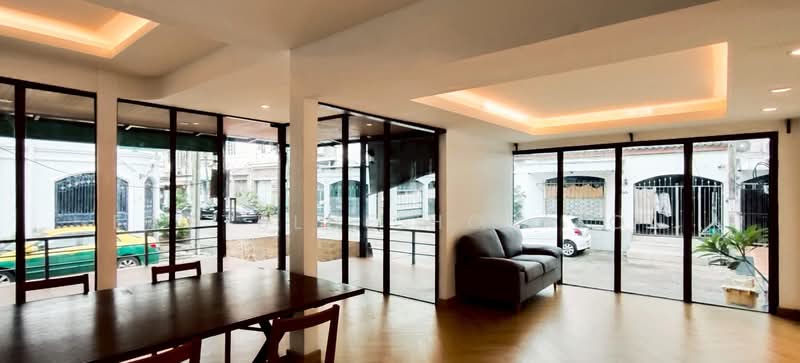 Home Office Area Rama9, Bangkok, Bang Kapi, Huai Khwang, Bangkok, , 320 sqm, Shophouse For Sale, by Eastblue Horizon, 500167888 - DDproperty.com