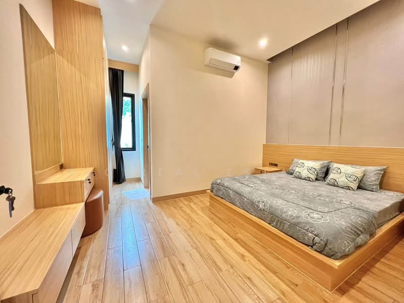 3BR Pool Villa for Sale in East Pattaya, Peaceful Location, Chon Buri (Pattaya), Bang Lamung, Bang Lamung (Pattaya), Chon Buri (Pattaya), 3 Bedrooms, 220 sqm, Villa For Sale, by PLC Real Estate, 500167890 - DDproperty.com