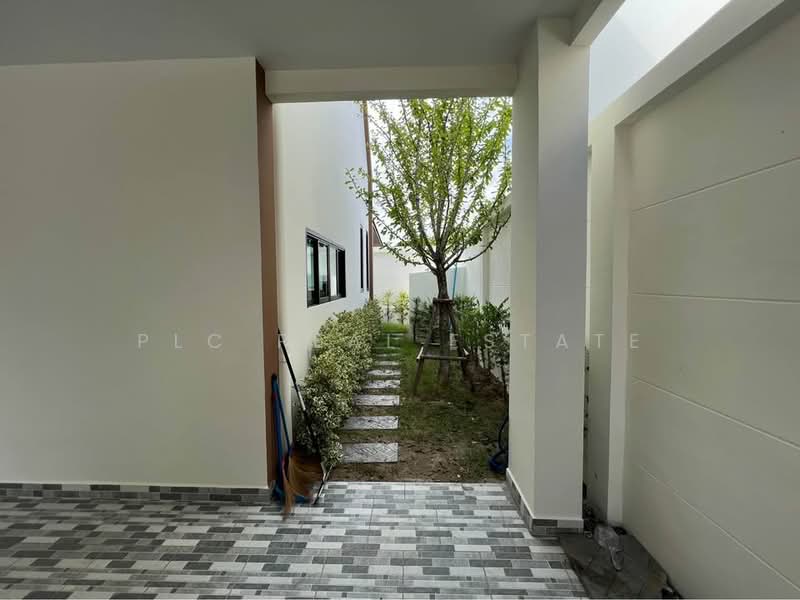 3BR Pool Villa for Sale in East Pattaya, Peaceful Location, Chon Buri (Pattaya), Bang Lamung, Bang Lamung (Pattaya), Chon Buri (Pattaya), 3 Bedrooms, 220 sqm, Villa For Sale, by PLC Real Estate, 500167890 - DDproperty.com