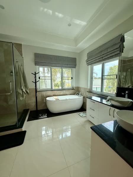 Pool Villa 3 Bedroom for Sale in Mabprachan East Pattaya, Chon Buri (Pattaya), Bang Lamung, Bang Lamung (Pattaya), Chon Buri (Pattaya), 3 Bedrooms, 270 sqm, Villa For Sale, by PLC Real Estate, 500167902 - DDproperty.com