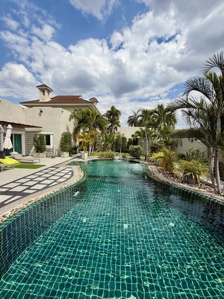 ขายบ้านวิลล่าพร้อมสระว่ายน้ำส่วนตัว 3 ห้องนอน ในมาบประชัน พัทยาตะวันออก, ชลบุรี, บางละมุง, บางละมุง, ชลบุรี, 270 ตร.ม., วิลล่า ขาย, โดย PLC Real Estate, 500167902 - DDproperty.com