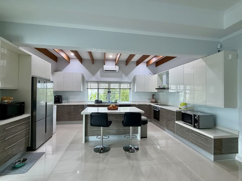 Pool Villa 3 Bedroom for Sale in Mabprachan East Pattaya, Chon Buri (Pattaya), Bang Lamung, Bang Lamung (Pattaya), Chon Buri (Pattaya), 3 Bedrooms, 270 sqm, Villa For Sale, by PLC Real Estate, 500167902 - DDproperty.com