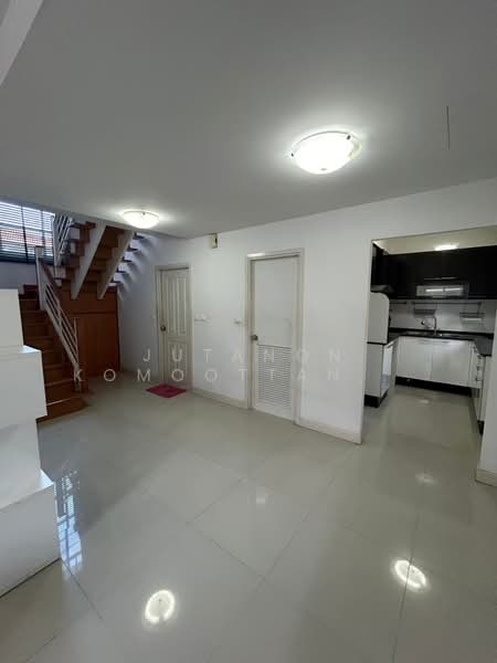 ขายบ้านเดี่ยว 2 ชั้น หมู่บ้านพฤกษาวิลเลจ 27 เดอะซีซั่น ร่มเกล้า-ลาดกระบัง ราคาดี 4.38 ล้าน, กรุงเทพ, ลำปลาทิว, ลาดกระบัง, กรุงเทพ, 150 ตร.ม., บ้านเดี่ยว ขาย, โดย Jutanon Komoottanaruk, 500167916 - DDproperty.com