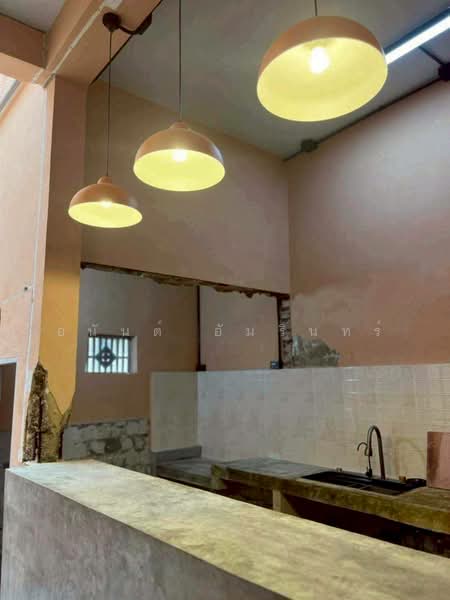 For rent 100 year old building, usable area 200 sq.m., Surawong area, near Central Bangrak, Bangkok, Si Phraya, Bang Rak, Bangkok, , 200 sqm, Shophouse For Rent, by อนันต์ อัมรินทร์, 500168003 - DDproperty.com