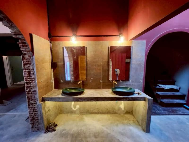 ให้เช่าอาคารเก่า 100 ปี พื้นที่ใช้สอย 200 ตร.ม. ย่านสุรวงศ์ ใกล้เซ็นทรัล บางรัก, กรุงเทพ, สี่พระยา, บางรัก, กรุงเทพ, 200 ตร.ม., ตึกแถว-อาคารพาณิชย์ ให้เช่า, โดย อนันต์ อัมรินทร์, 500168003 - DDproperty.com