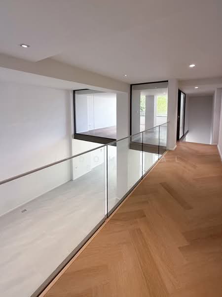 Home office for sale in Soi Pridi Banomyong 14, near BTS Phra Khanong, Bangkok, Phra Kanong Nua, Watthana, Bangkok, 5 Bedrooms, 536 sqm, Single Detached House For Sale, by Wisdom Real Estate, 500168009 - DDproperty.com