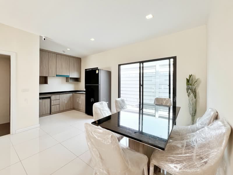 Eigen Premium Townhome Pattanakarn : ไอเจ้นท์ พรีเมียม ทาวน์โฮม พัฒนาการ, กรุงเทพ, ซอยพัฒนาการ 99 ถนนพัฒนาการตัดใหม่, ประเวศ, ประเวศ, กรุงเทพ, 162 ตร.ม., ทาวน์เฮ้าส์ ขาย, โดย คุณวิญญุดา เหล่าสันน์, 500168019 - 1st Floor: Living Dining & Kitchen Space - DDproperty.com