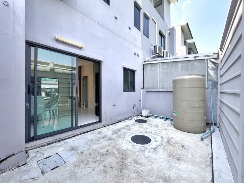 Eigen Premium Townhome Pattanakarn, Bangkok, Soi 99 , Phatthanakan Rd, Prawet, Prawet, Bangkok, 3 Bedrooms, 162 sqm, Townhouse For Sale, by คุณวิญญุดา เหล่าสันน์, 500168019 - 1st Floor: Living Dining & Kitchen Space - DDproperty.com