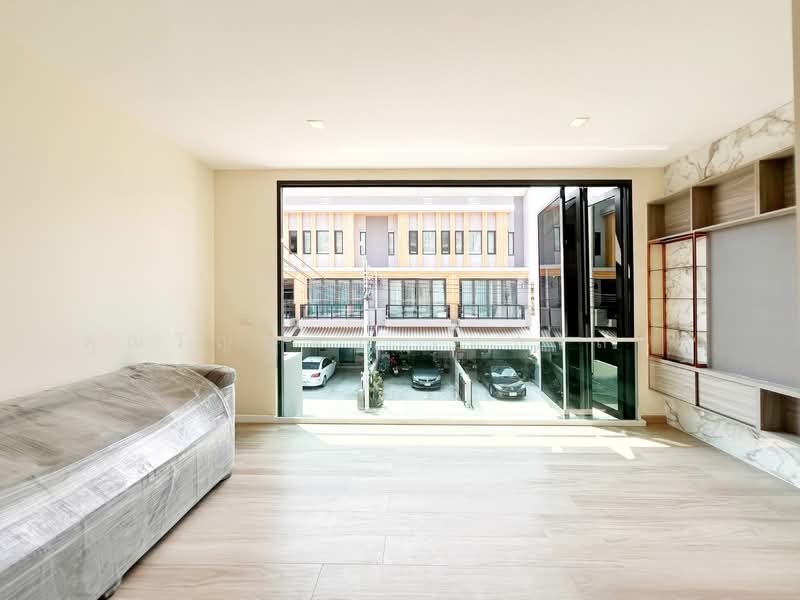 Eigen Premium Townhome Pattanakarn : ไอเจ้นท์ พรีเมียม ทาวน์โฮม พัฒนาการ, กรุงเทพ, ซอยพัฒนาการ 99 ถนนพัฒนาการตัดใหม่, ประเวศ, ประเวศ, กรุงเทพ, 162 ตร.ม., ทาวน์เฮ้าส์ ขาย, โดย คุณวิญญุดา เหล่าสันน์, 500168019 - 2nd Floor: Multifunction Space - DDproperty.com