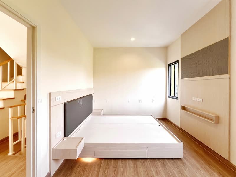 Eigen Premium Townhome Pattanakarn : ไอเจ้นท์ พรีเมียม ทาวน์โฮม พัฒนาการ, กรุงเทพ, ซอยพัฒนาการ 99 ถนนพัฒนาการตัดใหม่, ประเวศ, ประเวศ, กรุงเทพ, 162 ตร.ม., ทาวน์เฮ้าส์ ขาย, โดย คุณวิญญุดา เหล่าสันน์, 500168019 - 2nd Floor: Bedroom - DDproperty.com